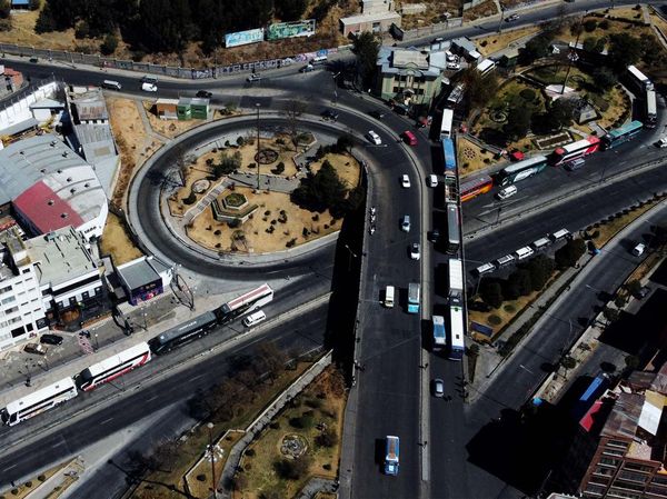 Penampakan Panjangnya Antrean Pengisian Solar di Bolivia