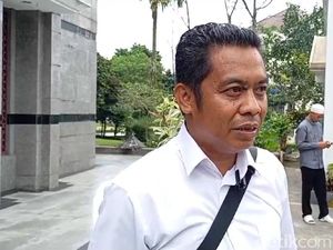 Jenazah Hamzah Haz Akan Dimakamkan di Sebelah Makam Istri Jenazah Hamzah Haz Akan Dimakamkan di Sebelah Makam Istri