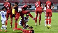 Skor bertahan hingga memasuki menit-menit akhir. Dalam 9 menit tambahan waktu, Persija vs Arema tak menghadirkan gol lagi, dan skor 2-2 bertahan sampai peluit panjang berbunyi. Hasil ini membuat Persija Jakarta dan Arema FC sama-sama mengoleksi 4 poin di Grup B. Persija masih memimpin, diikuti Arema (4), Madura United (3), dan Bali United nirpoin.