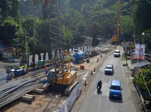 Progres Perbaikan Jalan Rusak Imbas Banjir Bandang di Lembah Anai Progres Perbaikan Jalan Rusak Imbas Banjir Bandang di Lembah Anai
