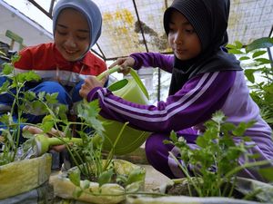PHE Gandeng Local Hero Anak Sumsel, Lahirkan Aplikasi Edukasi Lingkungan PHE Gandeng Local Hero Anak Sumsel, Lahirkan Aplikasi Edukasi Lingkungan