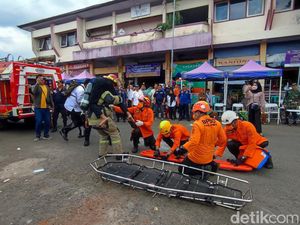 Simulasi Kebakaran di Pasar Manis Ciamis, Pedagang Berhamburan Simulasi Kebakaran di Pasar Manis Ciamis, Pedagang Berhamburan