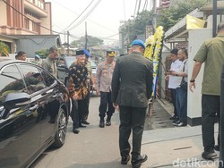 Try Sutrisno hingga Basarah Melayat ke Rumah Duka Hamzah Haz di Matraman