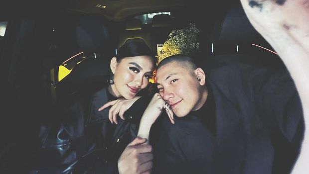 Agnez Mo dan Adam Rosyadi