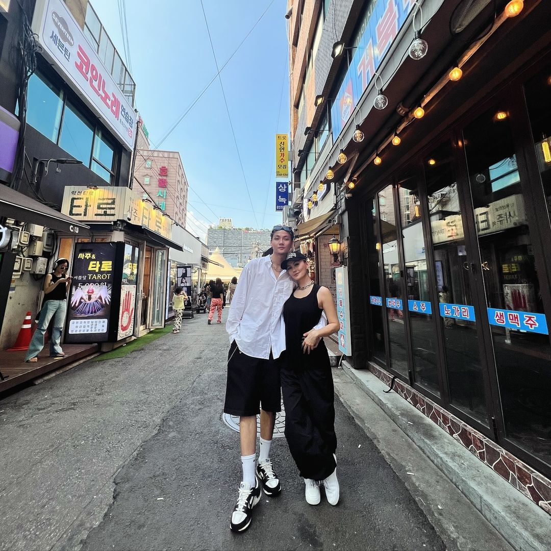 Agnez Mo dan Adam Rosyadi