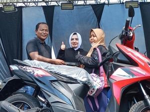 Kisah Khotijah Menang Hadiah Motor tapi Sebulan Tak Kunjung Datang