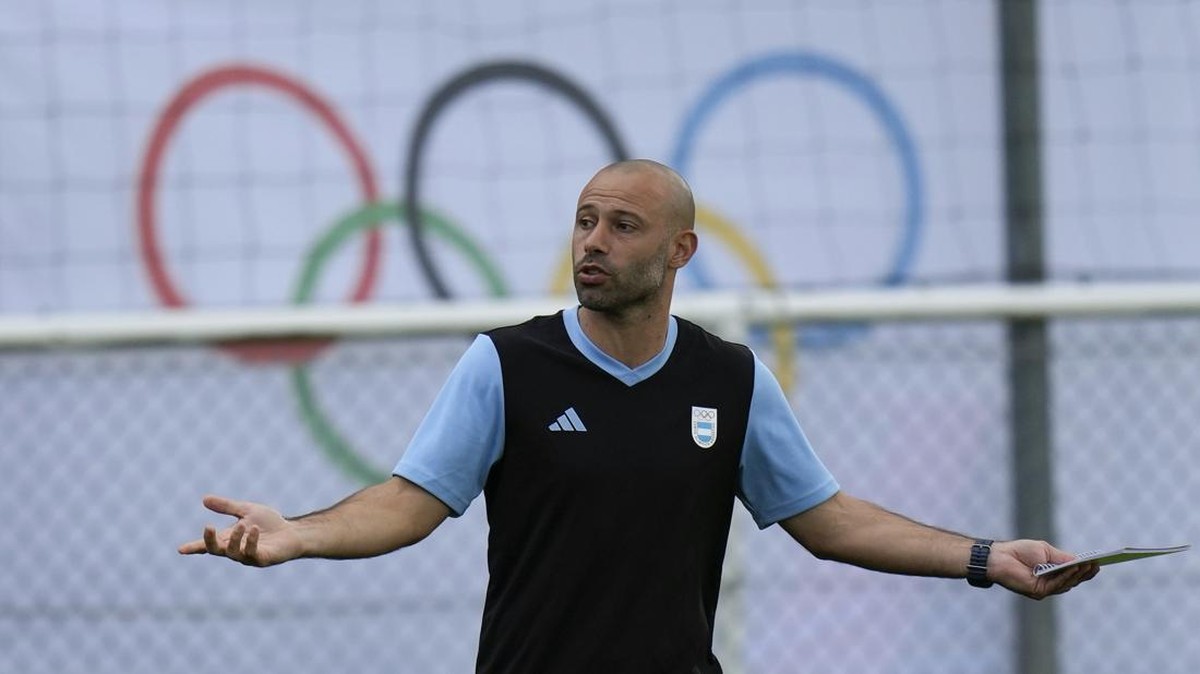 Javier Mascherano mengungkap keapesan Argentina, usai kecurian lalu kalah kontroversial. (Foto: AP/Silvia Izquierdo)