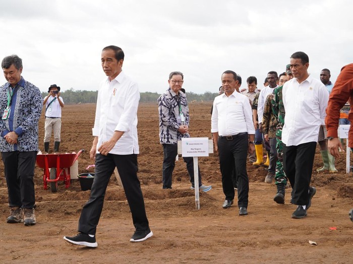 Menteri Investasi/Kepala BKPM Bahlil Lahadalia Mendampingi Presiden Jokowi Menteri Investasi/Kepala BKPM Bahlil Lahadalia Mendampingi Presiden Jokowi