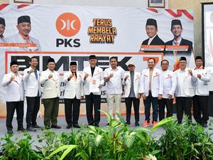PKS Resmi Serahkan SK Dukungan ke Mahyeldi-Vasco Maju Pilgub Sumbar PKS Resmi Serahkan SK Dukungan ke Mahyeldi-Vasco Maju Pilgub Sumbar