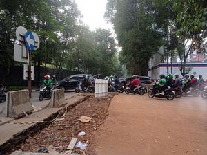 Warga Ngeluh Harus Mutar Lebih Jauh gegara Proyek Galian Jl Besakih Jaksel