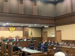 Jaksa Cecar Saksi soal Hubungan Gazalba Saleh dengan Fify Mulyani