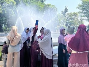 Pengunjung Membeludak-Tanaman Rusak, Taman Balekambang Ditutup Lagi Pengunjung Membeludak-Tanaman Rusak, Taman Balekambang Ditutup Lagi