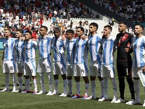 Ulah Rasis Enzo Berbuntut Lagu Kebangsaan Argentina Dicemooh Ulah Rasis Enzo Berbuntut Lagu Kebangsaan Argentina Dicemooh