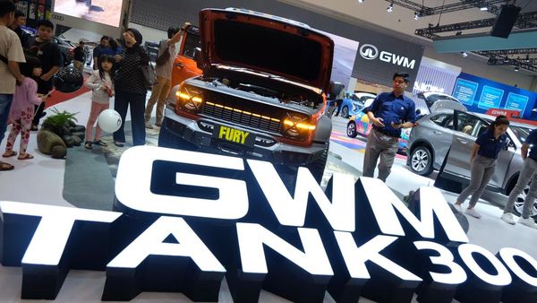 Wujud Gagah GWM Tank 300 Penantang Pajero-Fortuner