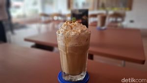 Keren! Ada Kafe Pertama dengan Lapangan Tenis di Jakarta