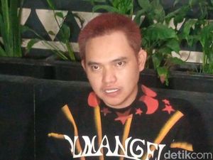 Dodhy Kangen Band Akui Kesalahan soal Perceraian dengan Istri Dodhy Kangen Band Akui Kesalahan soal Perceraian dengan Istri