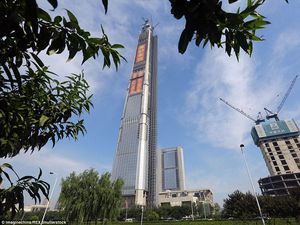 China Lanjutkan Proyek Tongkat Jalan Setinggi Langit yang Sempat Mati China Lanjutkan Proyek Tongkat Jalan Setinggi Langit yang Sempat Mati