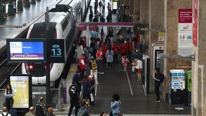 Kereta Cepat Prancis Gangguan Jelang Pembukaan Olimpiade, Penumpang Terlantar