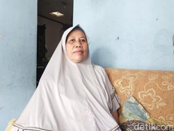 Petuah Orang Tua yang Mengantar Mak Acih Jadi Paraji