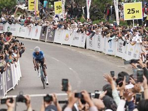Pembalap Grand Tour Juara Umum Tour de Banyuwangi Ijen 2024 Pembalap Grand Tour Juara Umum Tour de Banyuwangi Ijen 2024