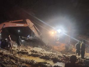 3 Penambang Timah di Bangka Barat Tewas Tertimbun Tanah Longsor 3 Penambang Timah di Bangka Barat Tewas Tertimbun Tanah Longsor