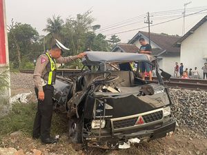 Pikap Tertabrak KA Dhoho di Blitar, Sopir Tewas