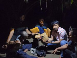 Polisi Tangkap Kurir 5 Kg Ganja yang Antar Pakai Becak dari Medan ke Rohil Polisi Tangkap Kurir 5 Kg Ganja yang Antar Pakai Becak dari Medan ke Rohil