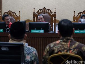 Sidang Vonis Korupsi Proyek Tol MBZ Ditunda Sidang Vonis Korupsi Proyek Tol MBZ Ditunda