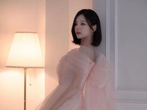 Sohee ALICE Pamer Foto Prewedding dengan Suami Pebisnis, Bikin Netizen Salfok Sohee ALICE Pamer Foto Prewedding dengan Suami Pebisnis, Bikin Netizen Salfok