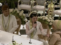 Momen Haru Aaliyah Massaid dan Reza Artamevia di Meja Akad