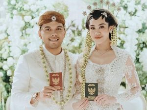 Lihat Lagi Sederet Momen Haru di Pernikahan Thariq dan Aaliyah Lihat Lagi Sederet Momen Haru di Pernikahan Thariq dan Aaliyah