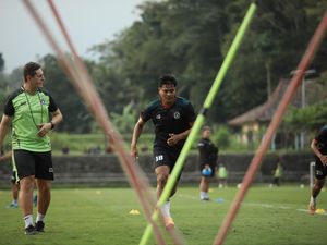 Cerita Fachruddin, PDKT ke Pemain Usai Balik ke PSS Sleman Cerita Fachruddin, PDKT ke Pemain Usai Balik ke PSS Sleman