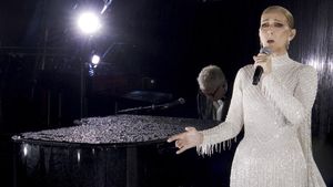 Gaya Berkilau Celine Dion dengan Gaun Mutiara di Pembukaan Olimpiade 2024