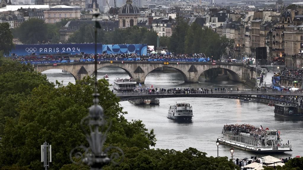 Defile Bersejarah Olimpiade Paris 2024 Defile Bersejarah Olimpiade Paris 2024