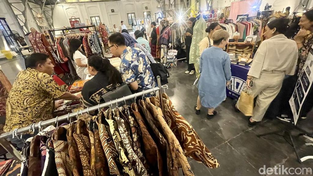 Deretan UMKM Meriahkan Kebaya Fest 2024 di Pos Bloc Deretan UMKM Meriahkan Kebaya Fest 2024 di Pos Bloc