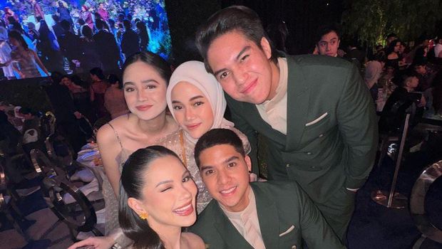 Momen kedekatan El Rumi dan Syifa Hadju di nikahan Thariq Halilintar dan Aaliyah