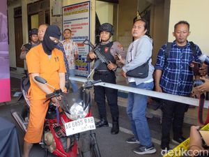 Pria di Tulungagung Ditangkap gegara Begal Payudara, Ngaku 25 Kali Beraksi Pria di Tulungagung Ditangkap gegara Begal Payudara, Ngaku 25 Kali Beraksi