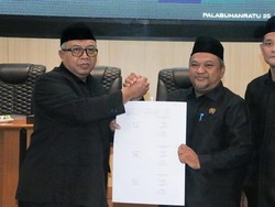 Bupati Sukabumi Hadiri Rapat Paripurna DPRD Bahas 3 Raperda, Ini Hasilnya