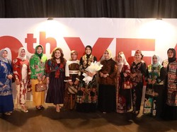 Dekranasda Kalteng Puji Danny Satriadi Angkat Batik Benang Bintik di JF3