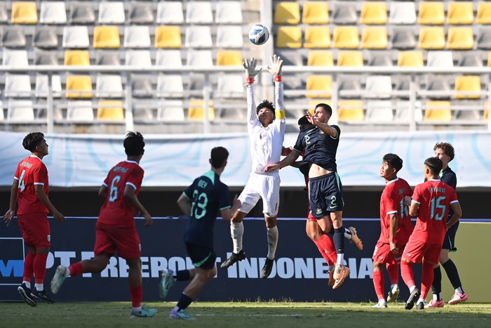 Thailand berhasil menyabet tiket ke final Piala AFF U-19 2024. Negeri Gajah Putih lolos setelah menaklukkan Australia 1-0 meski sempat tampil 10 pemain. Duel berlangsung di Stadion Gelora Bung Tomo, Surabaya, Sabtu (27/7/2024) sore WIB.