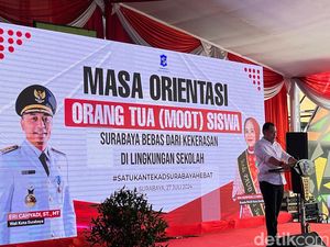 Pesan Eri Cahyadi untuk Ortu Siswa SD dan SMP Surabaya Saat Orientasi Pesan Eri Cahyadi untuk Ortu Siswa SD dan SMP Surabaya Saat Orientasi