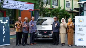 Edukasi 'Drive For A Better Life' dari Wuling Motors buat Siswa SMK