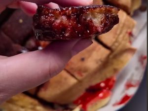 Memesan Martabak Rating Buruk, Kemasan Bonyok-Adonan Bantet Memesan Martabak Rating Buruk, Kemasan Bonyok-Adonan Bantet