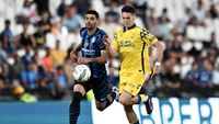 CESENA, ITALY - JULY 27: Mehdi Taremi of FC Internazionale competes for the ball with Mika Marmol of Las Palmas during the Pre-season Frienldy match between FC Internazionale and las Palmas at Dino Manuzzi Stadium on July 27, 2024 in Cesena, Italy.  (Photo by Image Photo Agency/Getty Images)