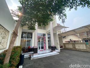 Polisi Geledah WSJ Clinic, Sita Alat Sedot Lemak hingga Plang Klinik Polisi Geledah WSJ Clinic, Sita Alat Sedot Lemak hingga Plang Klinik