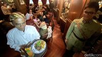 Mengunjungi Cafe Unik Bernuansa Kolonial dan Militer