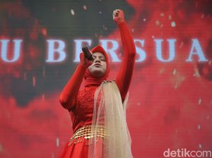 Foto Aksi Peserta Emeron Hijab Hunt 2024 di Jabodetabek Punya Bakat Unik