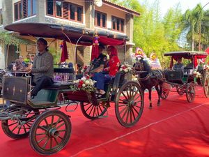 Meriahnya Upacara Hari Jadi Klaten Ke-220, Bupati Hadir Naik Kereta Kuda