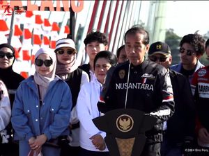 Jokowi Motoran Bareng Influencer Jajal Tol IKN
