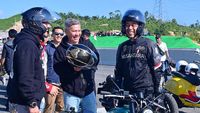 7 Foto Jokowi Ngaspal Bareng Artis di IKN Pakai Motor Custom RI-1 Hijau